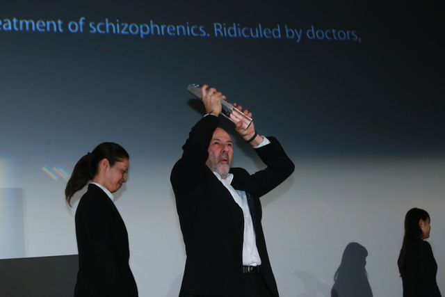 本田翼＆広瀬すずが白のふんわりドレスで登場！その透明感っぱない！東京国際映画祭が閉幕…クロージングセレモニーフォトギャラリー（67枚目）