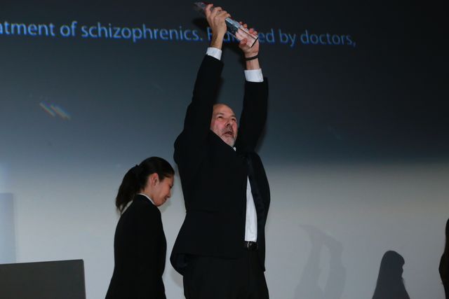 本田翼＆広瀬すずが白のふんわりドレスで登場！その透明感っぱない！東京国際映画祭が閉幕…クロージングセレモニーフォトギャラリー（68枚目）