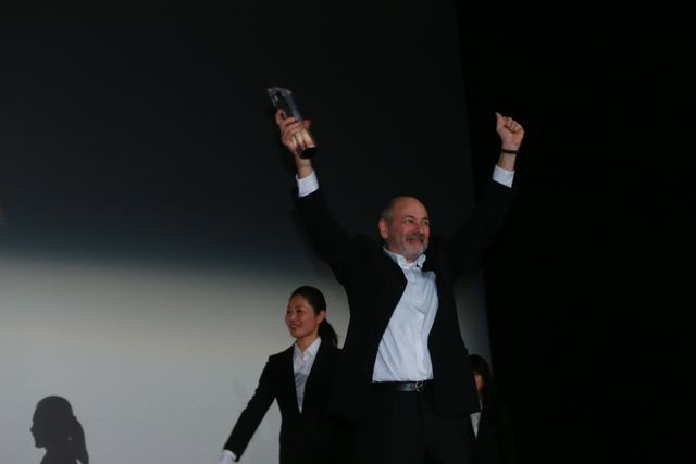 本田翼＆広瀬すずが白のふんわりドレスで登場！その透明感っぱない！東京国際映画祭が閉幕…クロージングセレモニーフォトギャラリー（69枚目）