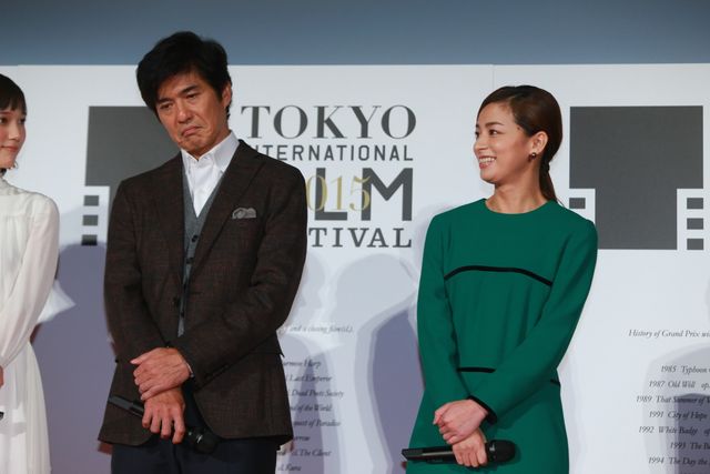 本田翼＆広瀬すずが白のふんわりドレスで登場！その透明感っぱない！東京国際映画祭が閉幕…クロージングセレモニーフォトギャラリー（88枚目）