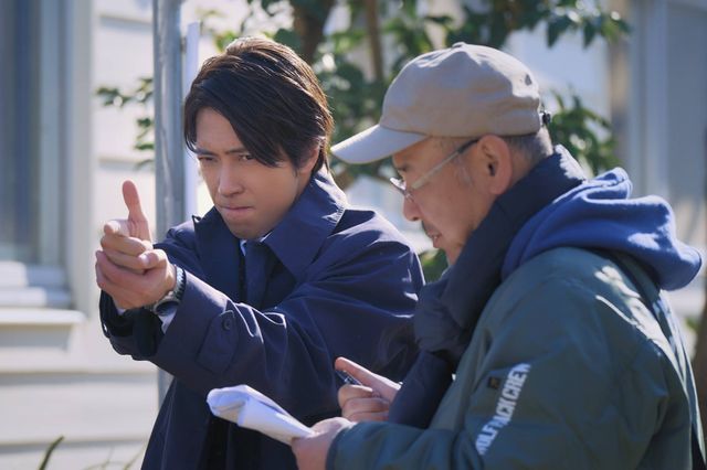 メイキングより山下智久、川村泰祐監督
