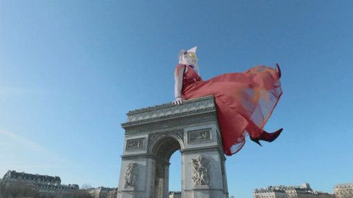 ウルトラの父、パリで母に壁ドン！フォトギャラリー（4枚目）