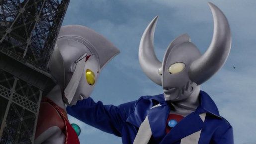 ウルトラの父、パリで母に壁ドン！フォトギャラリー（7枚目）