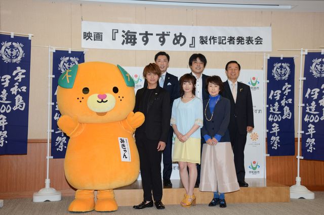 武田梨奈、懲りずに板割りを披露！映画『海すずめ』製作発表記者会見フォトギャラリー（10枚目）