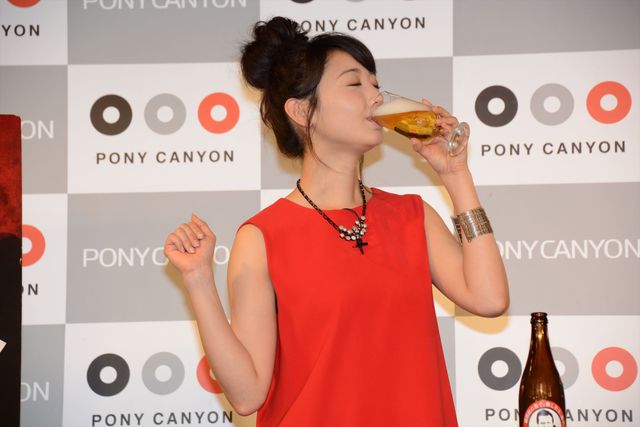 おのののか、太ももちらりのミニワンピースで登場！フォトギャラリー（8枚目）