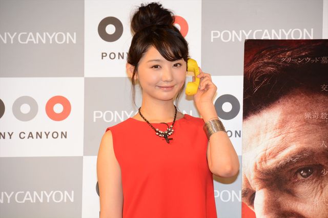 おのののか、太ももちらりのミニワンピースで登場！フォトギャラリー（13枚目）