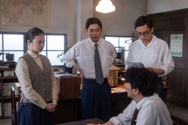 東海林（津田健次郎）は声を荒げて…「あんぱん」第16週「面白がって生きえ」第77回（2枚目）