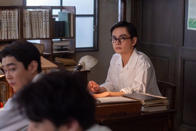 東海林（津田健次郎）は声を荒げて…「あんぱん」第16週「面白がって生きえ」第77回（3枚目）