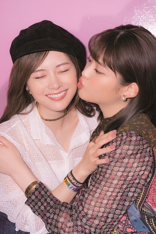 大の仲良し！白石麻衣＆松村沙友理「CanCam」1月号（2枚目）