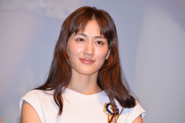 見つめ合う広瀬すず＆綾瀬はるか！綾野剛は最優秀男優賞！「第7回TAMA映画賞」授賞式フォトギャラリー（8枚目）