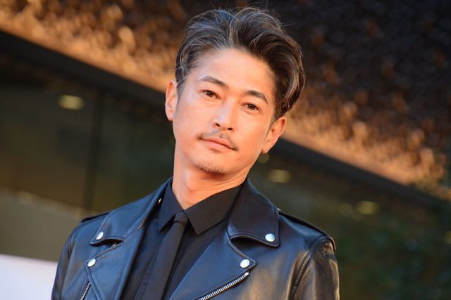 『ナックルガール』三吉彩花＆窪塚洋介らレッドカーペットに！全身も（4枚目）