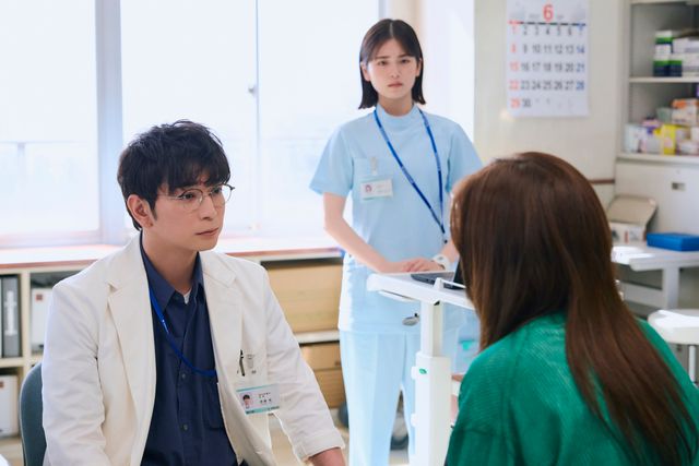 【ネタバレ】松本潤＆仲里依紗が「ラッキーセブン」以来の共演　日曜劇場「19番目のカルテ」第1話場面写真（2枚目）