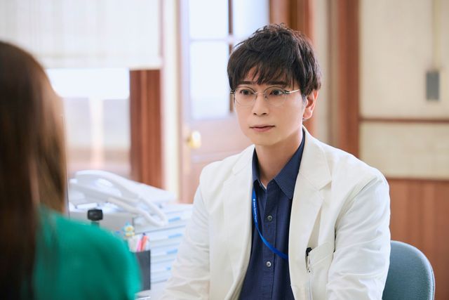 【ネタバレ】松本潤＆仲里依紗が「ラッキーセブン」以来の共演　日曜劇場「19番目のカルテ」第1話場面写真（9枚目）