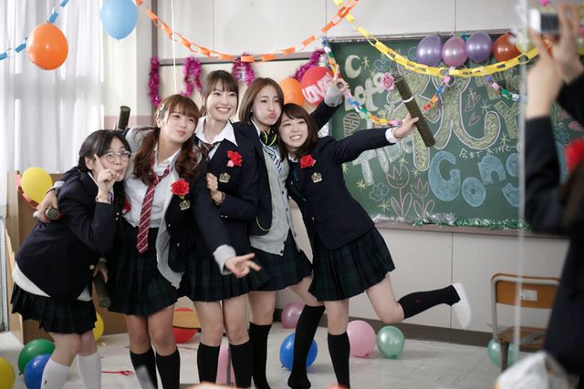 女子高生役のAKB峯岸みなみ！『女子高』場面写真一挙ギャラリー：フォトギャラリー