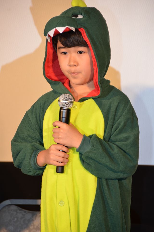 木梨憲武、ビビり気味？　映画『ウォーキング with ダイナソー』制作記者会見フォトギャラリー（2枚目）