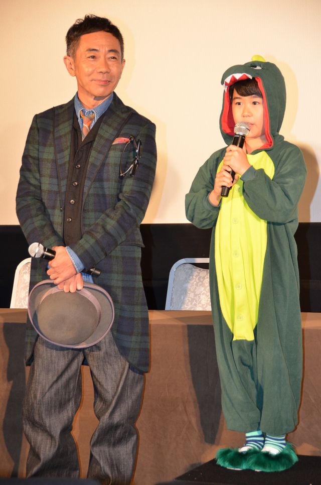 木梨憲武、ビビり気味？　映画『ウォーキング with ダイナソー』制作記者会見フォトギャラリー（3枚目）