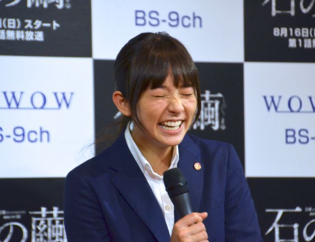 木村文乃、小さめスーツできゃしゃ感演出！フォトギャラリー（8枚目）