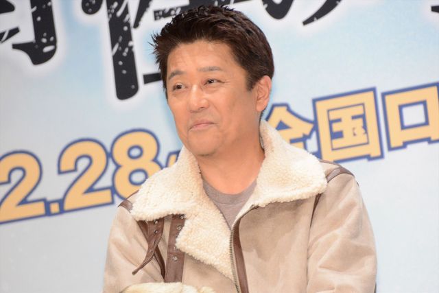 坂上忍＆IMALU、愛犬を抱っこ！『野性の呼び声』公開記念イベント（5枚目）