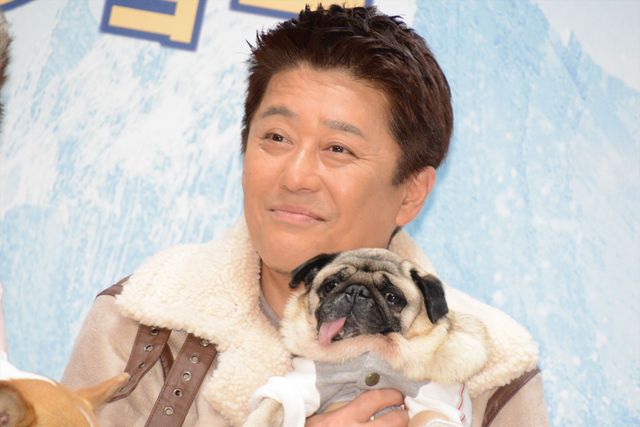 坂上忍＆IMALU、愛犬を抱っこ！『野性の呼び声』公開記念イベント（12枚目）