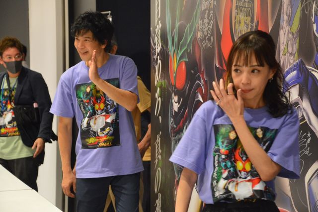 「真アギト展」名古屋会場にオリキャス10名サプライズ登場！賀集利樹＆要潤＆牧山雄亮らファンとハイタッチ（4枚目）