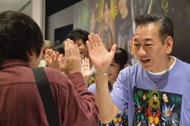 「真アギト展」名古屋会場にオリキャス10名サプライズ登場！賀集利樹＆要潤＆牧山雄亮らファンとハイタッチ（12枚目）