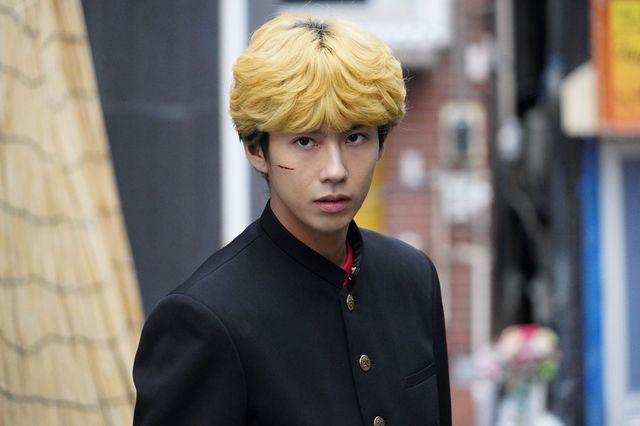 破壊力すごい！橋本環奈の上目遣い　映画『今日から俺は!!劇場版』場面カット：フォトギャラリー