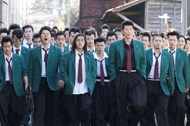 破壊力すごい！橋本環奈の上目遣い　映画『今日から俺は!!劇場版』場面カット（6枚目）