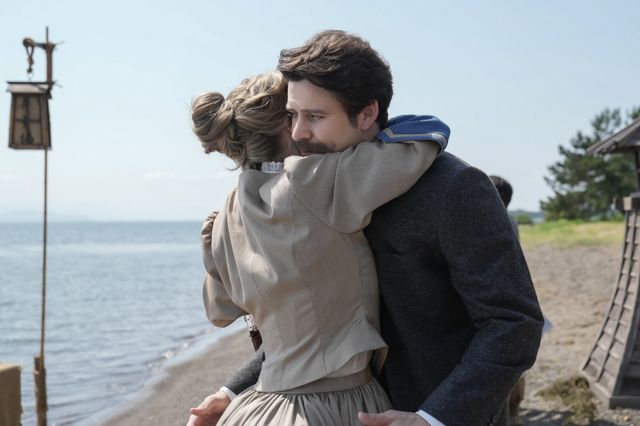 イライザ（シャーロット・ケイト・フォックス）と再会…朝ドラ「ばけばけ」第62回の場面写真：フォトギャラリー