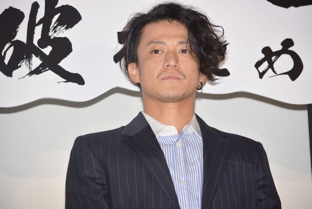 吉沢亮のドS発言に大歓声！小栗旬ら映画『銀魂2 掟は破るためにこそある』初日舞台あいさつに出席（15枚目）