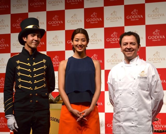 すみれ、ゴディバ社長からのサプライズチョコにご満悦！フォトギャラリー（6枚目）