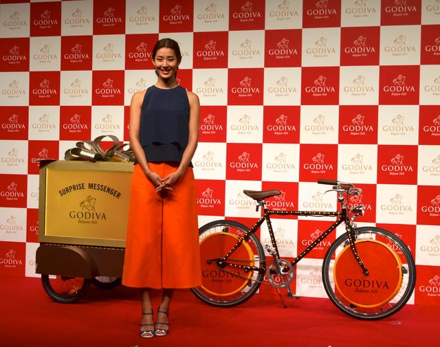 すみれ、ゴディバ社長からのサプライズチョコにご満悦！フォトギャラリー（7枚目）