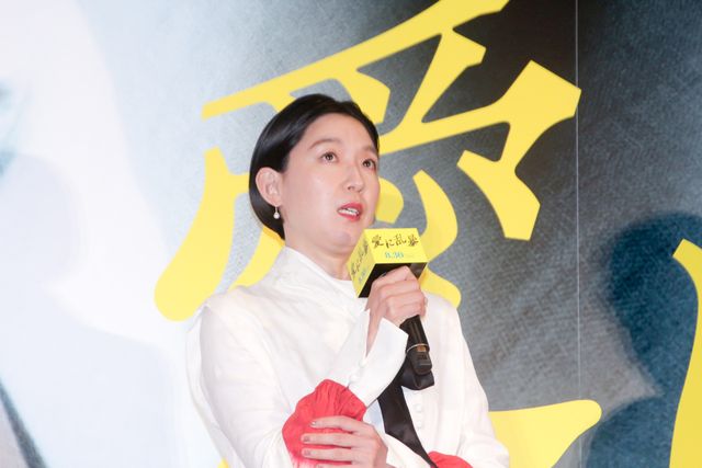 馬場ふみか、シースルーの装いで魅了！江口のりこ、小泉孝太郎らと『愛に乱暴』完成披露（5枚目）