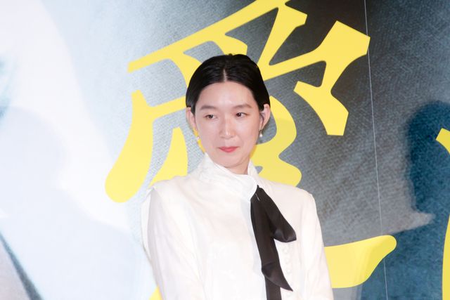 馬場ふみか、シースルーの装いで魅了！江口のりこ、小泉孝太郎らと『愛に乱暴』完成披露（13枚目）