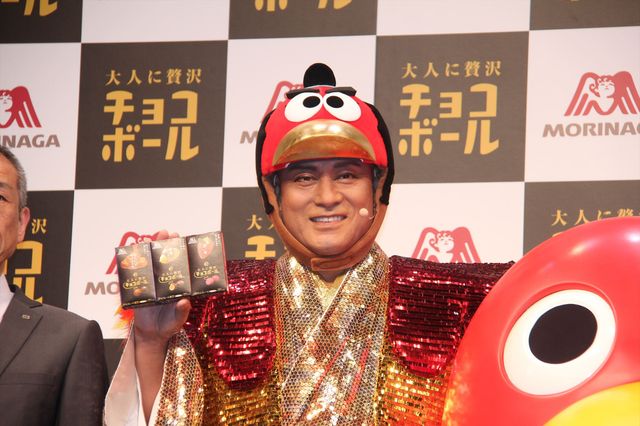 松平健、キョロちゃん風衣装でサンバ披露！　画像ギャラリー（13枚目）