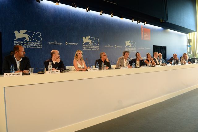 ジュード・ロウ“教皇”にイタリア人歓喜！フォトギャラリー（8枚目）