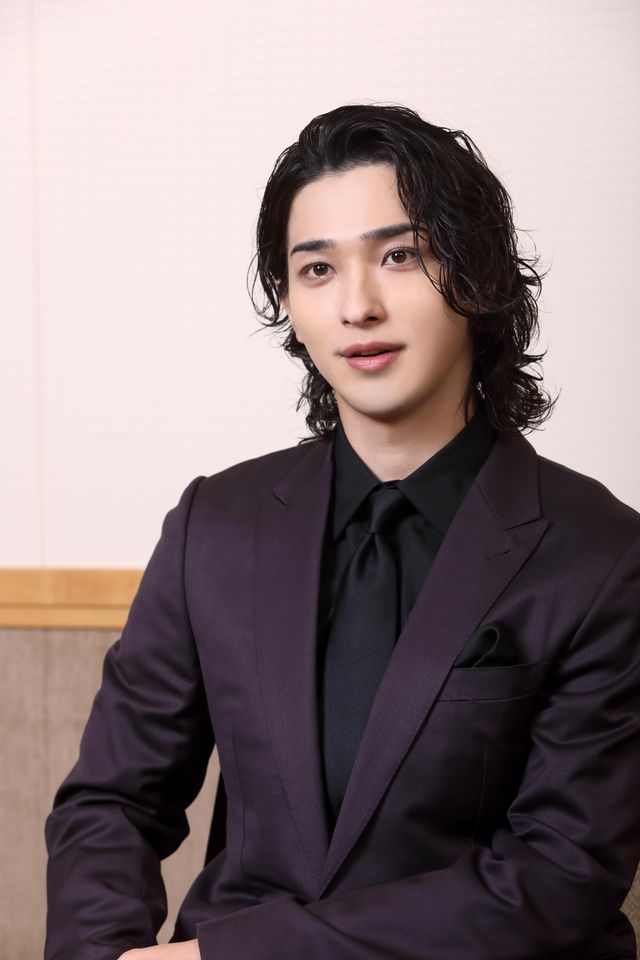 横浜流星＆渡辺謙、笑顔あふれる対談＜撮りおろし11枚＞（4枚目）