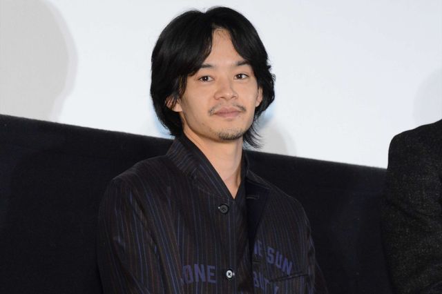 東出昌大、池松壮亮、菅田将暉が観客と触れ合う！初日舞台あいさつフォトギャラリー（7枚目）