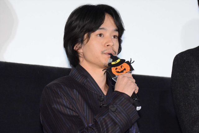 東出昌大、池松壮亮、菅田将暉が観客と触れ合う！初日舞台あいさつフォトギャラリー（8枚目）