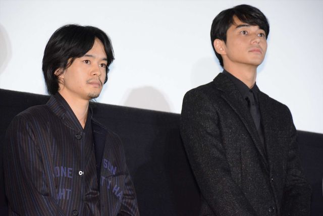 東出昌大、池松壮亮、菅田将暉が観客と触れ合う！初日舞台あいさつフォトギャラリー（10枚目）