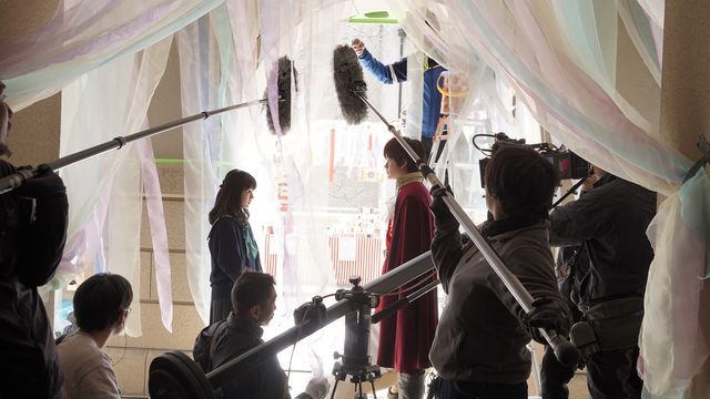 浜辺美波＆福本莉子の浴衣姿がカワイイ！『思い、思われ、ふり、ふられ』メイキング写真（6枚目）