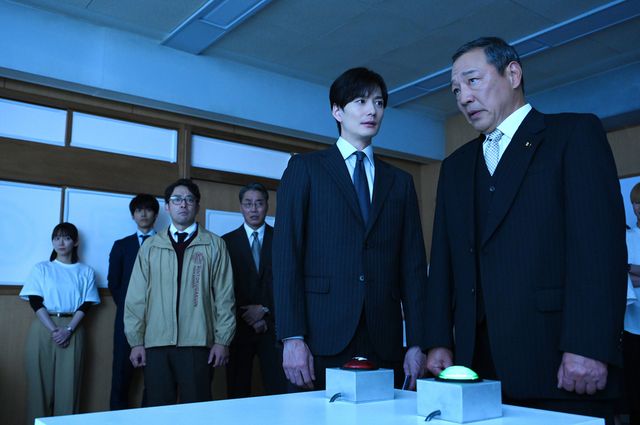 文部科学副大臣が目撃したのは…「御上先生」第4話場面写真【ネタバレあり】：フォトギャラリー