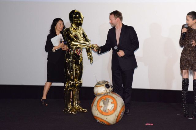 BB-8、やっぱりかわいい～!!!R2-D2らも来た『スター・ウォーズ／最後のジェダイ』スペシャル・ファンミーティング（4枚目）