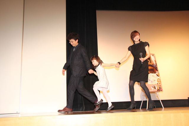 広末涼子が“娘”からの手紙にうるっと！映画『はなちゃんのみそ汁』舞台あいさつフォトギャラリー（16枚目）