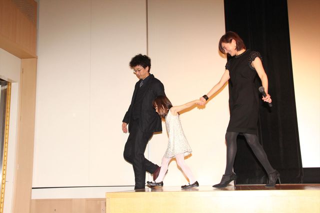 広末涼子が“娘”からの手紙にうるっと！映画『はなちゃんのみそ汁』舞台あいさつフォトギャラリー（18枚目）