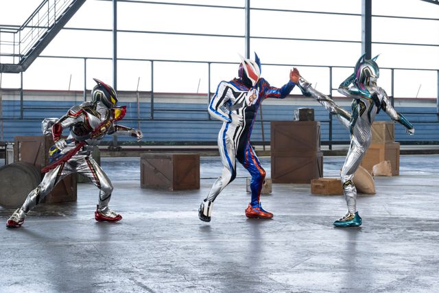 コードナンバー：ファイブ（小柳心）＆シックス（平川結月）が擬装！「仮面ライダーゼッツ」第21話場面カット（2枚目）