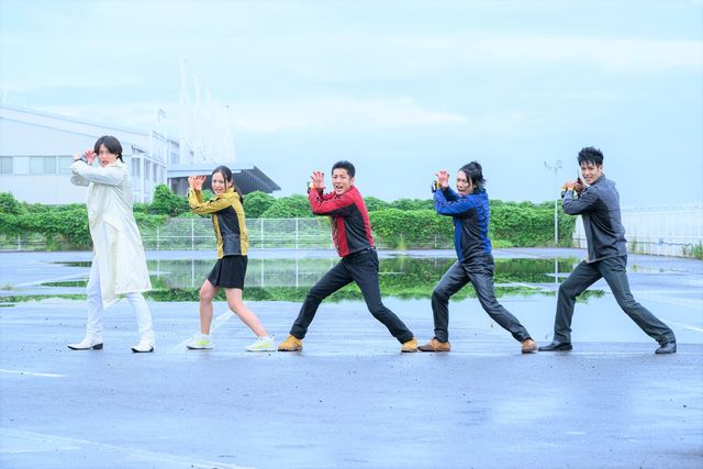 アバレッド新フォーム・超アバレマックス誕生！『爆竜戦隊アバレンジャー 20th』場面写真（3枚目）