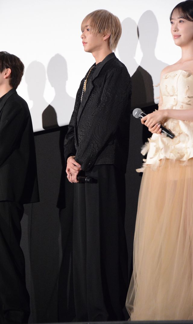 美の渋滞！吉野北人、宮世琉弥、松井奏が黒スーツで登壇『遺書、公開。』公開初日舞台挨拶（24枚目）