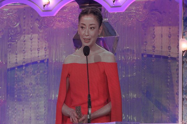 二階堂ふみ、シースルードレスで魅了！【第38回日本アカデミー賞】（5枚目）