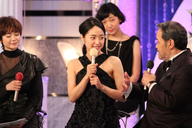 二階堂ふみ、シースルードレスで魅了！【第38回日本アカデミー賞】（6枚目）