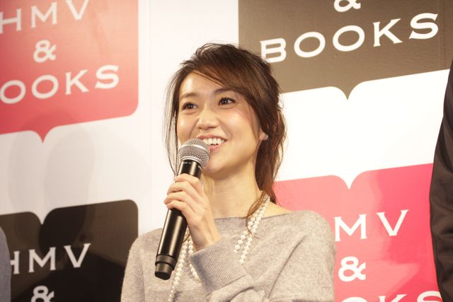 大島優子＆大倉孝二、夫婦漫才のような軽妙なやりとり！映画『ロマンス』DVD＆ブルーレイ発売記念イベントフォトギャラリー（6枚目）